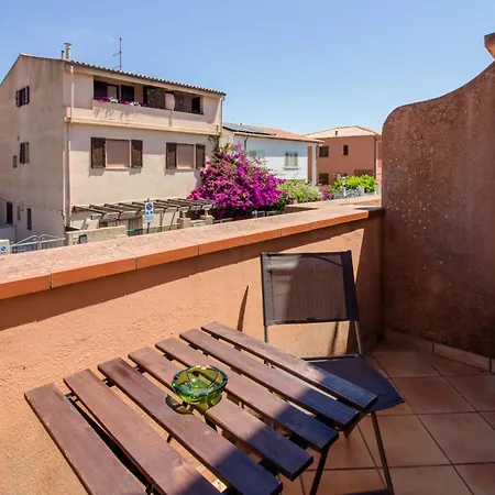 Guesthost - Comfy Flat With Balcony Palau