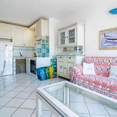 Апартаменты Guesthost - Comfy Flat With Balcony