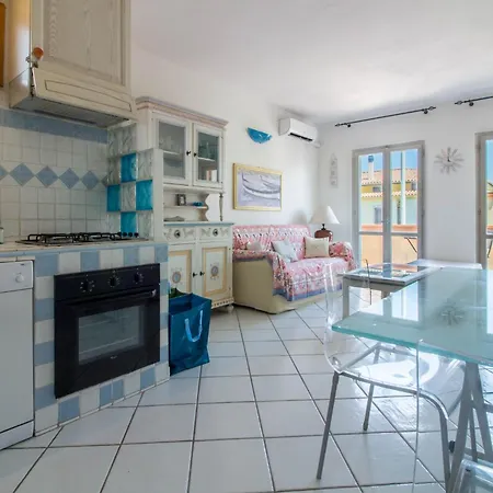 Апартаменты Guesthost - Comfy Flat With Balcony *