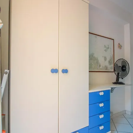Guesthost - Comfy Flat With Balcony Apartment Palau
